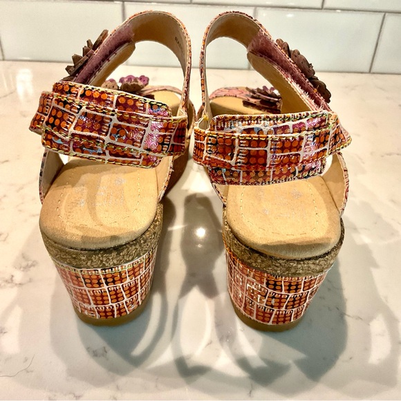 L’ ARTISTE Wedge Sandal - Picture 4 of 7